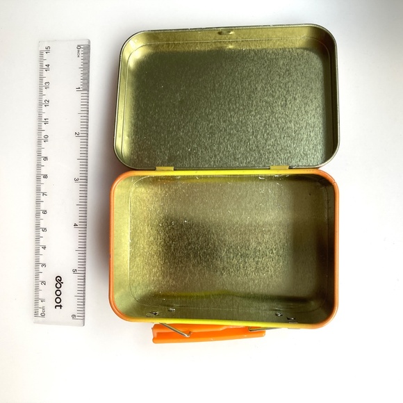 Kalahari Resorts Tin Case from the Arcade - Picture 2 of 2